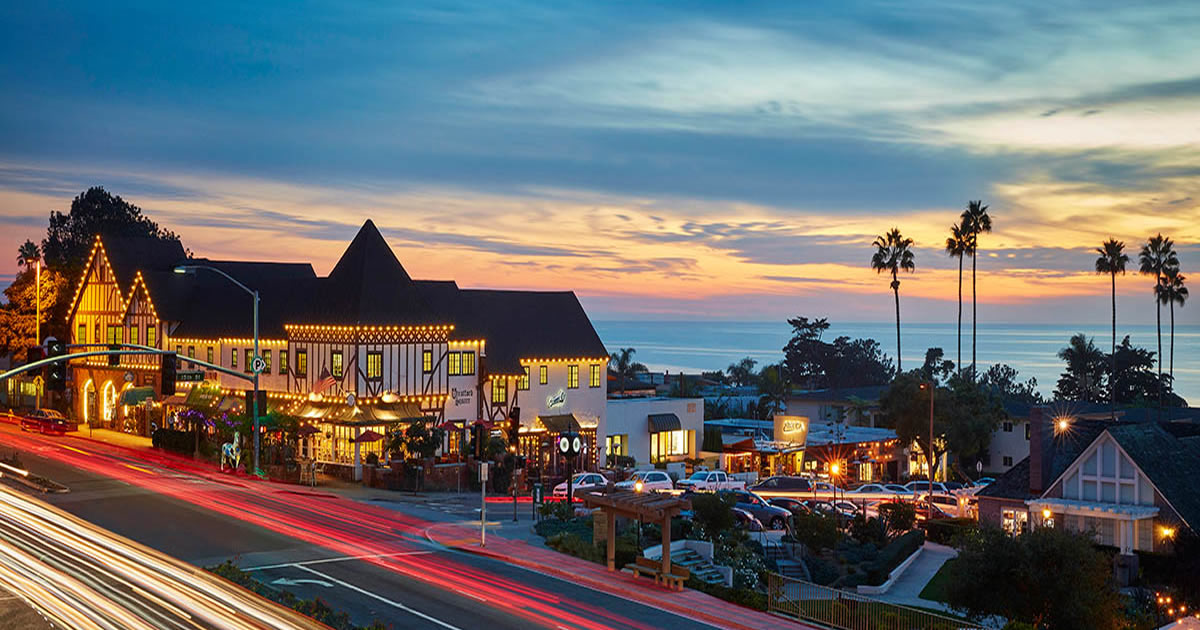 Stratford Square, Del Mar CA 92014